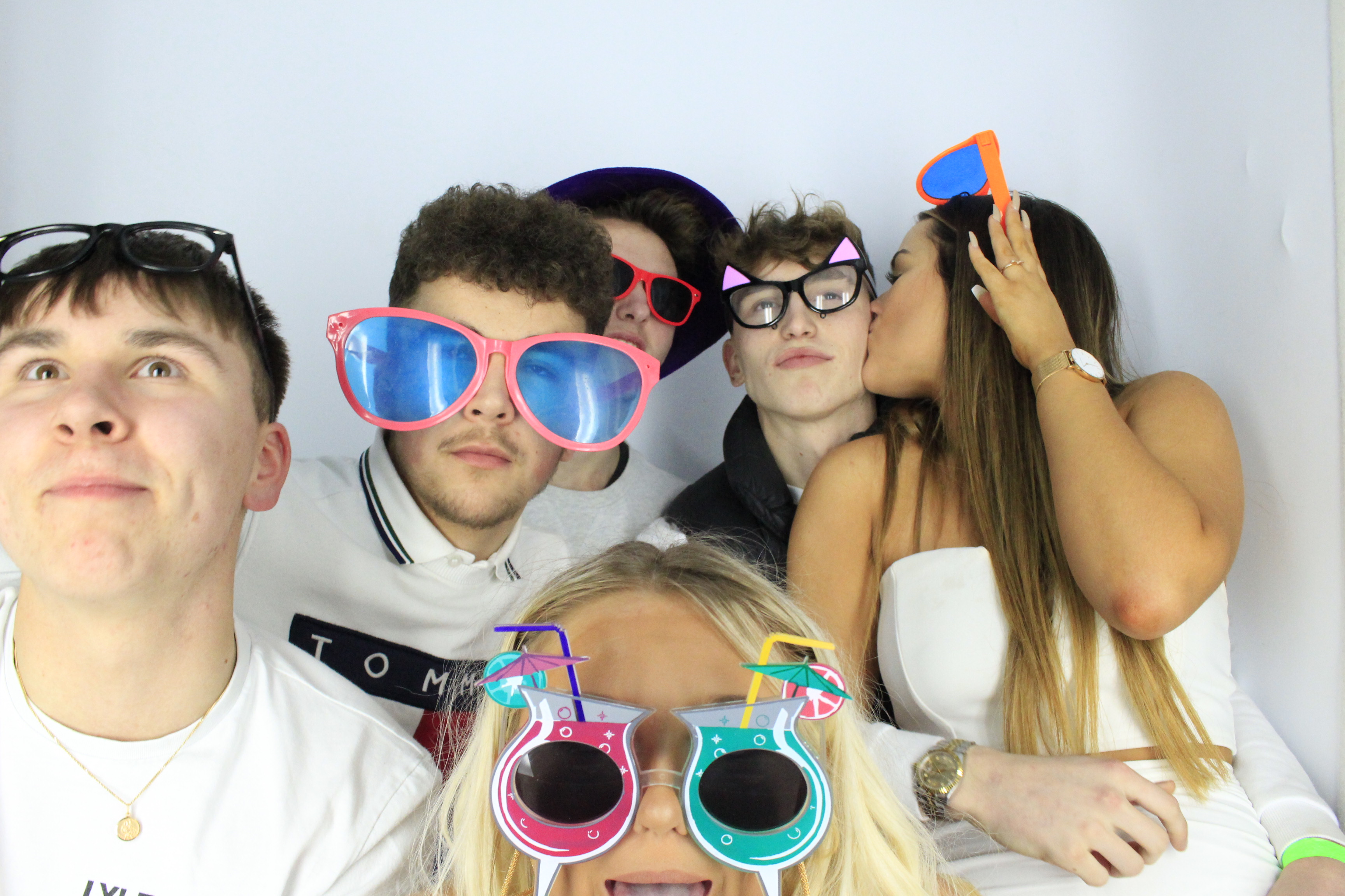 Issy & Alice's 18th Birthday Party | View more photos from the event at gallery.myphotoboothexperience.co.uk/u/MyPhotoBoothExperienceLtd/Issy-Alices-18th-Birthday-Party
